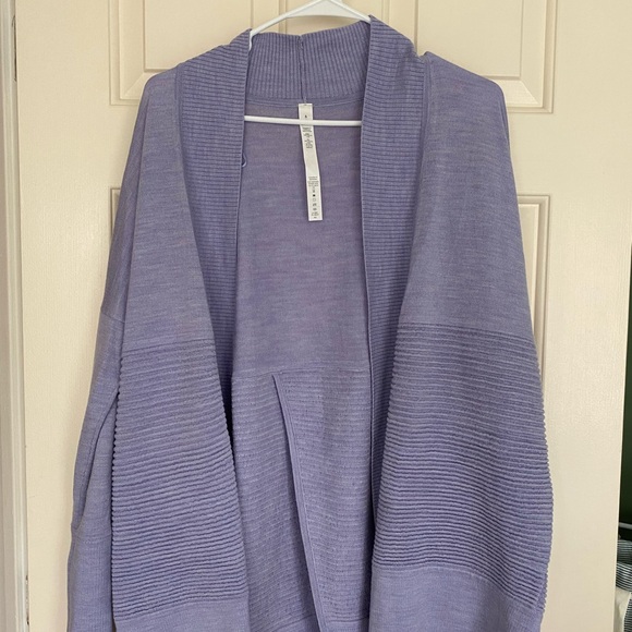 Lululemon Sit in Lotus wrap 100% merino wool - Picture 1 of 3